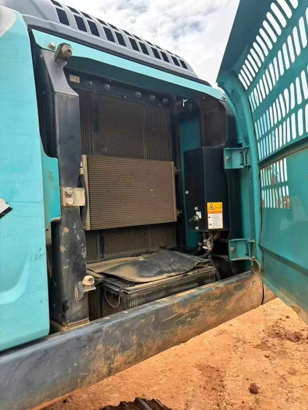 Buy Kobelco SK200-10 Used Excavator / 7