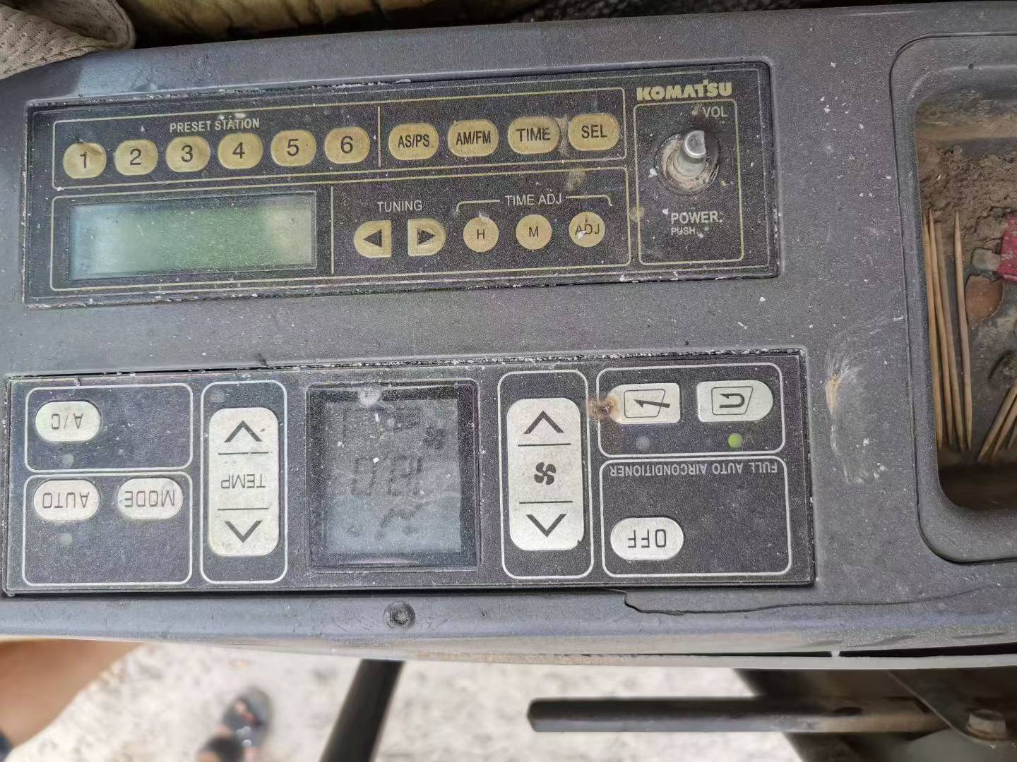Buy Komatsu PC130-7 Used Excavator / 8 Buy Komatsu PC130-7 Used Excavator / 8