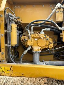 Buy Caterpillar 323D2L Used Excavator / 6 Buy Caterpillar 323D2L Used Excavator / 6