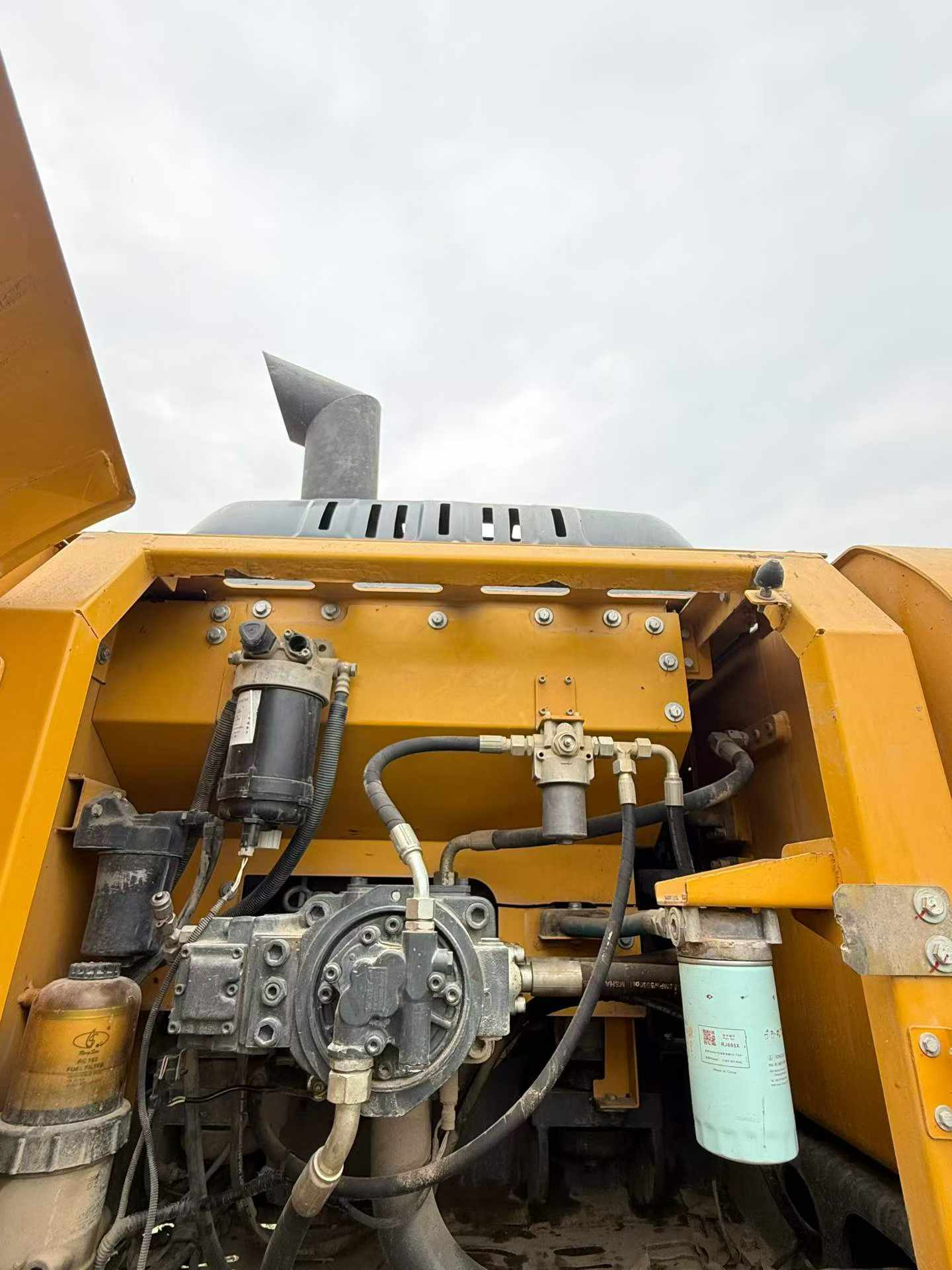 Buy XCMG XE215DA Used Excavator / 4