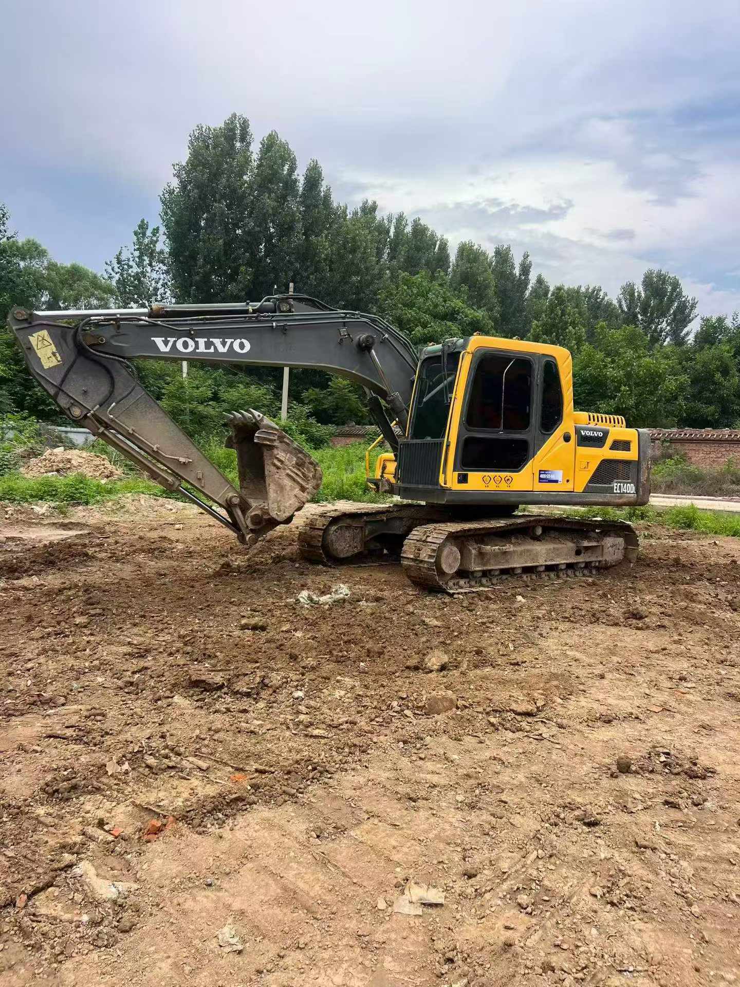 Buy Volvo EC140 Used Excavator / 3
