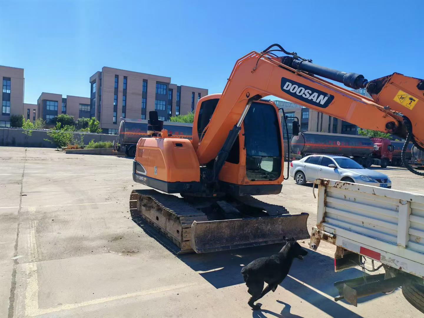 Buy Doosan DX75 Used Excavator / 1
