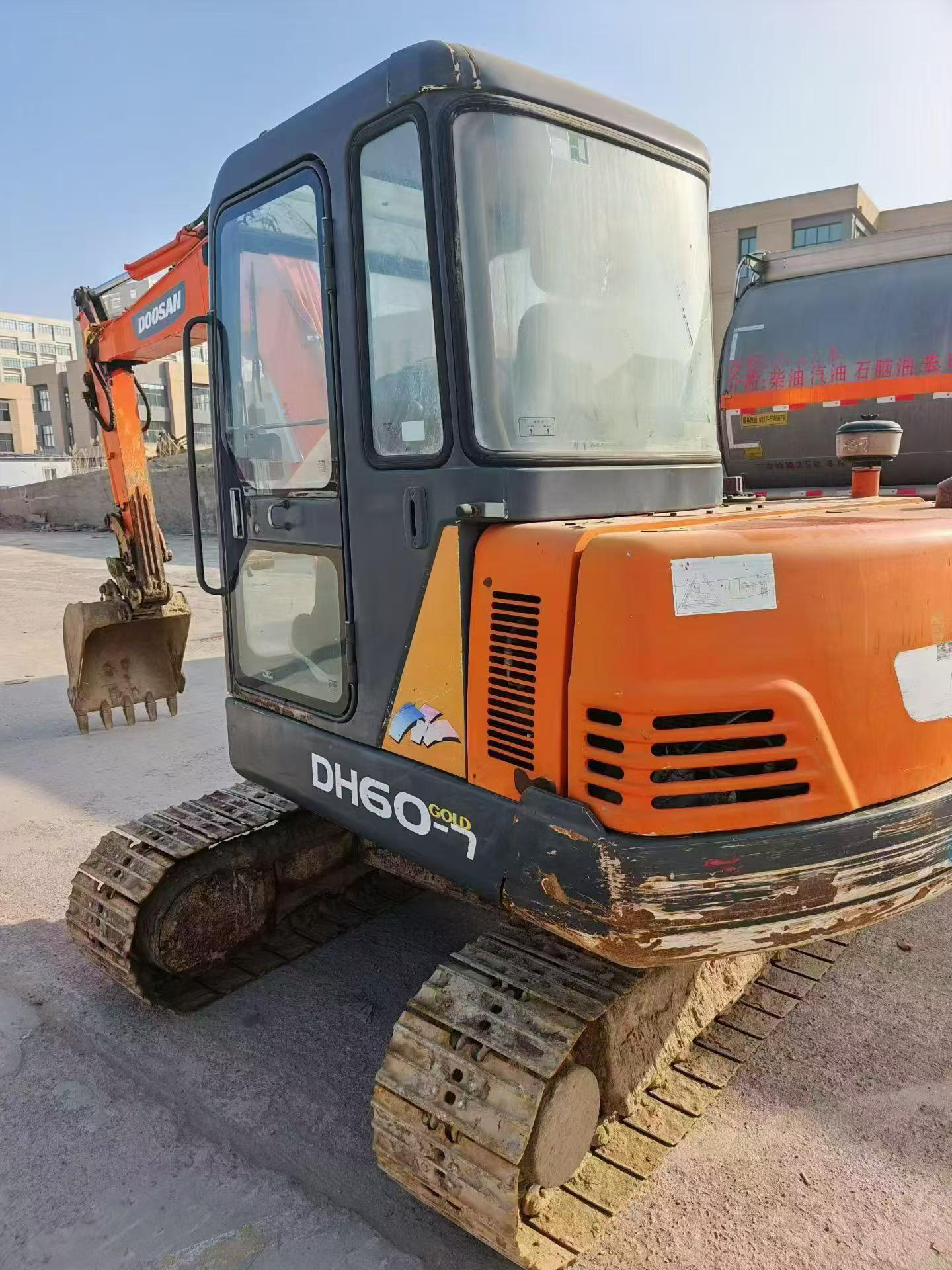 Buy Doosan DH55 Used Excavator / 1