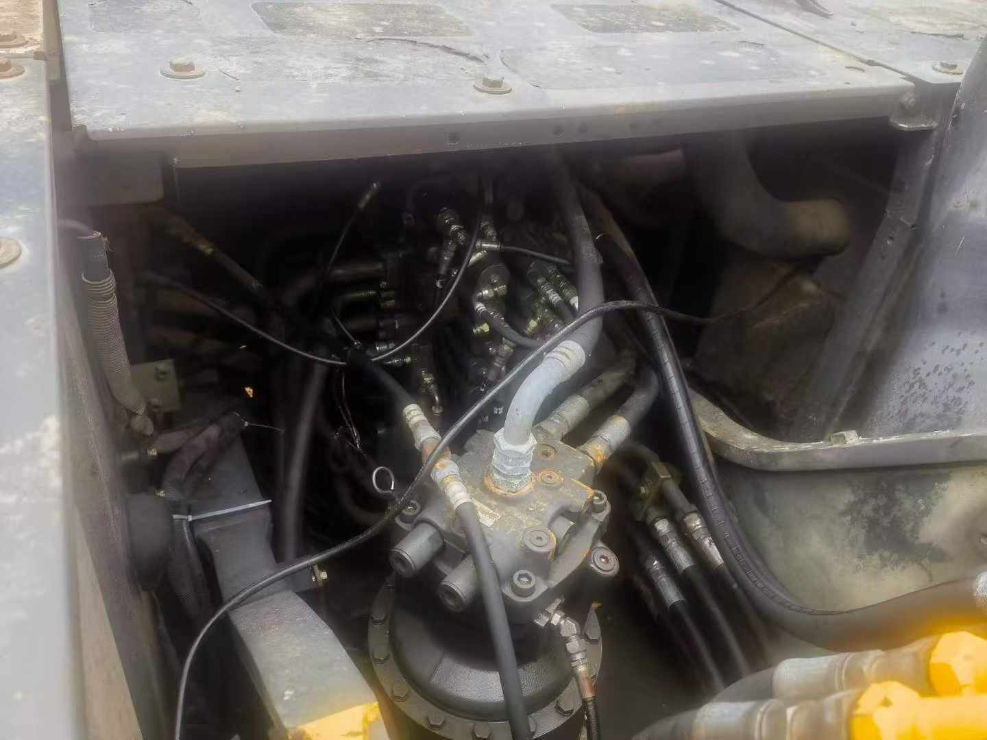 Buy Sumitomo SH200A5 Used Excavator / 3