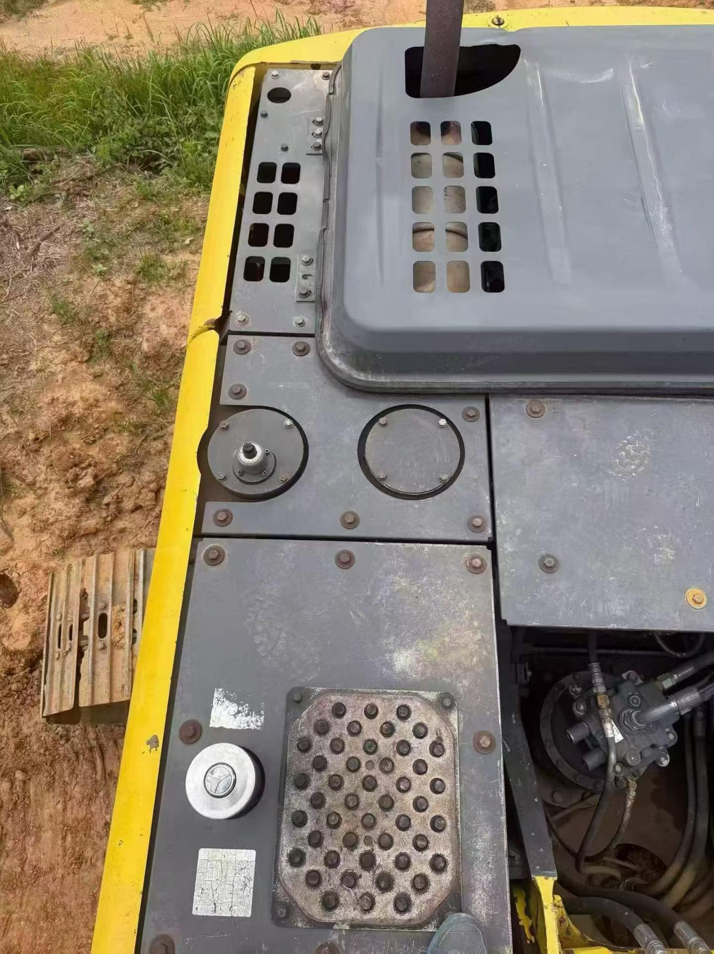 Buy Sumitomo SH200A5 Used Excavator / 4