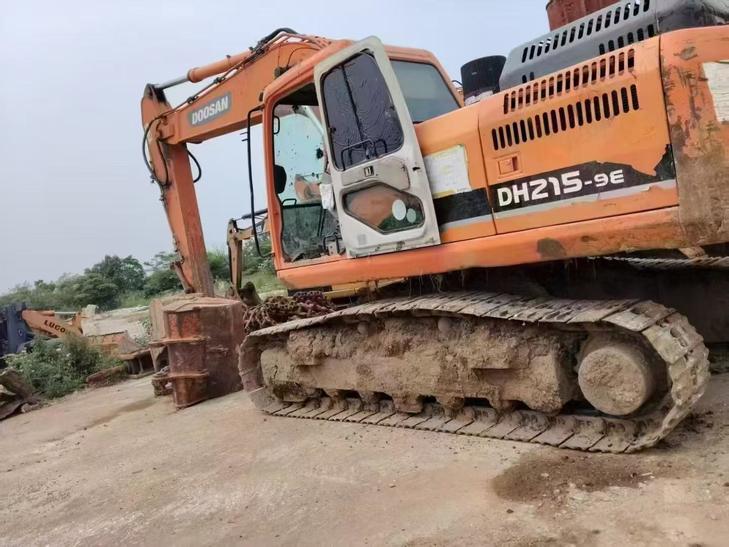 Buy Doosan DH215-9 Used Excavator / 1