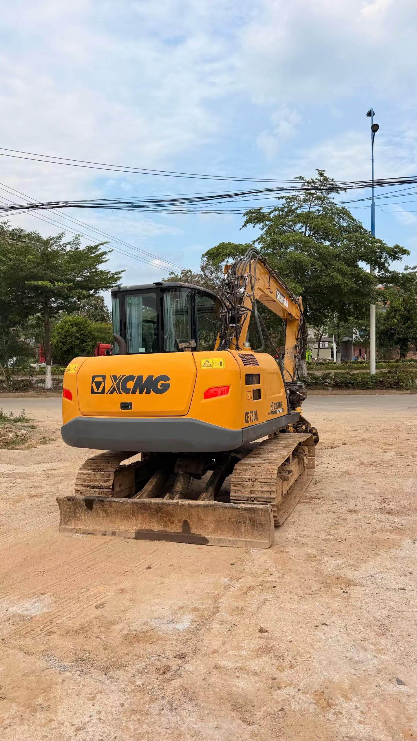 Buy XCMG XE75C Used Excavator / 2 Buy XCMG XE75C Used Excavator / 2