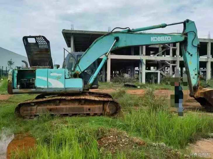 Buy Kobelco SK200-8 Used Excavator / 1