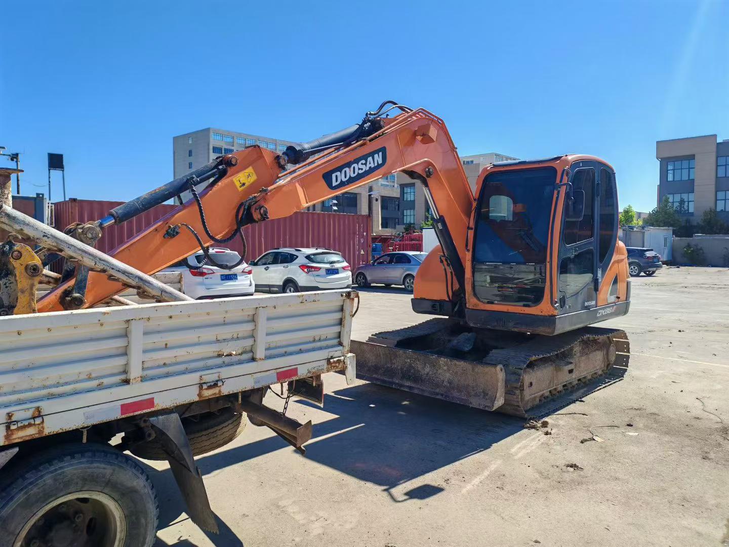 Buy Doosan DX75 Used Excavator / 2 Buy Doosan DX75 Used Excavator / 2