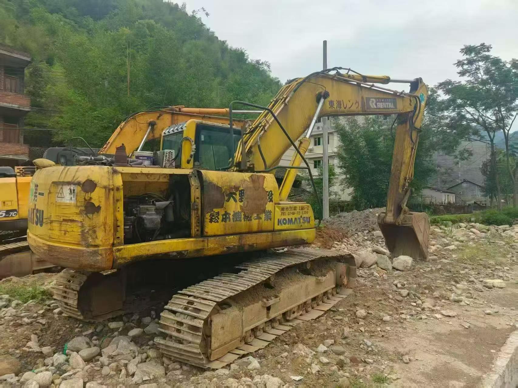 Buy Komatsu PC200-8 Used Excavator / 2 Buy Komatsu PC200-8 Used Excavator / 2