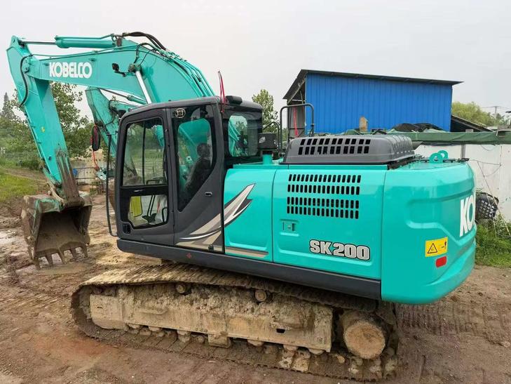 Buy Kobelco SK200-2 Used Excavator / 1