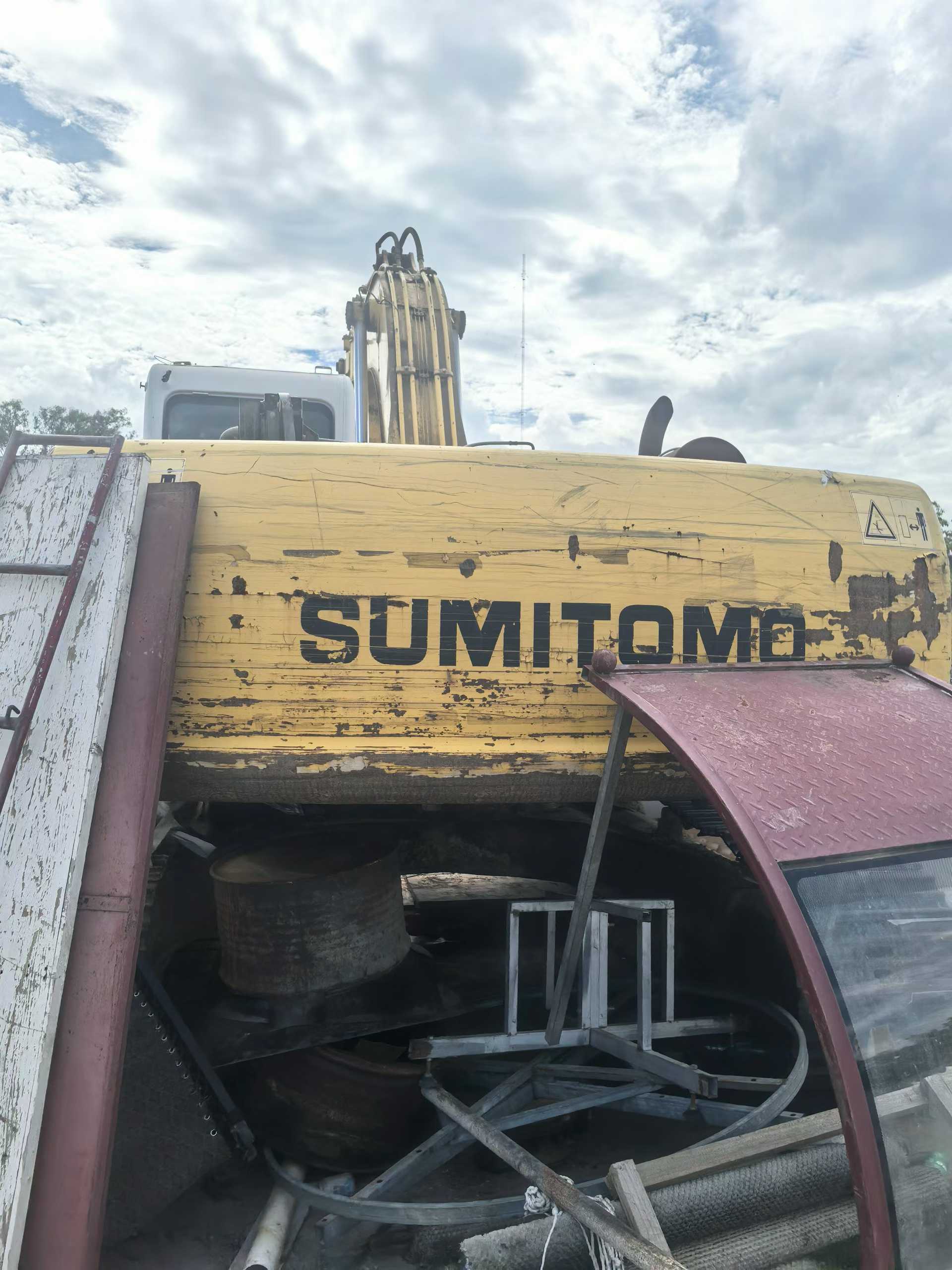 Buy Sumitomo SH240-3 Used Excavator / 2