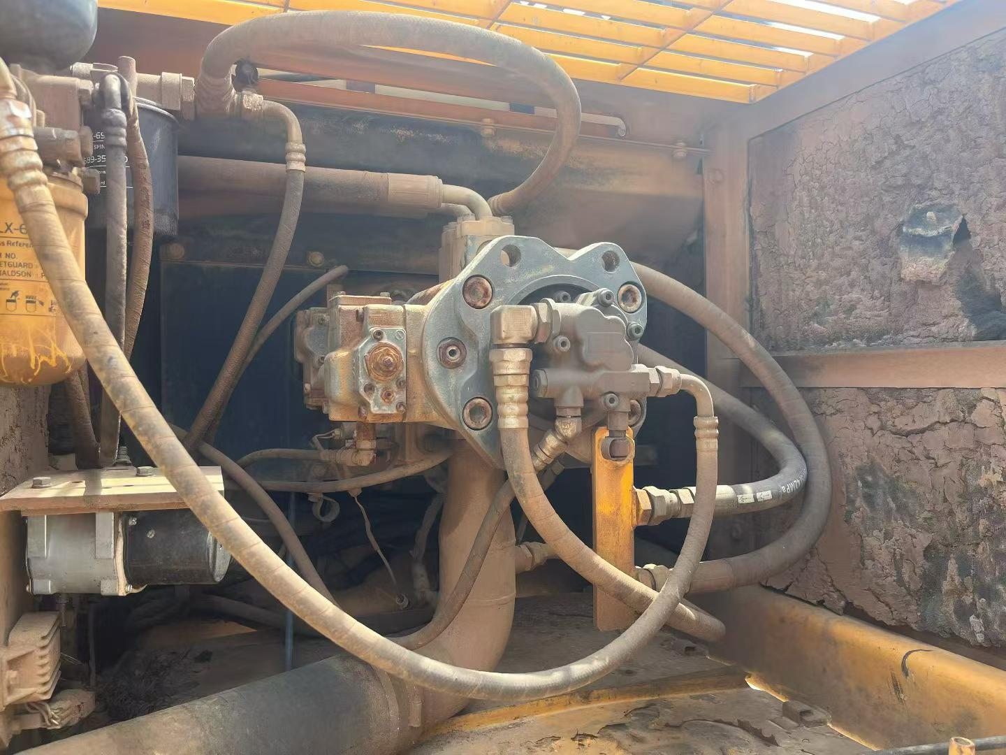 Buy Kato HD820R Used Excavator / 9