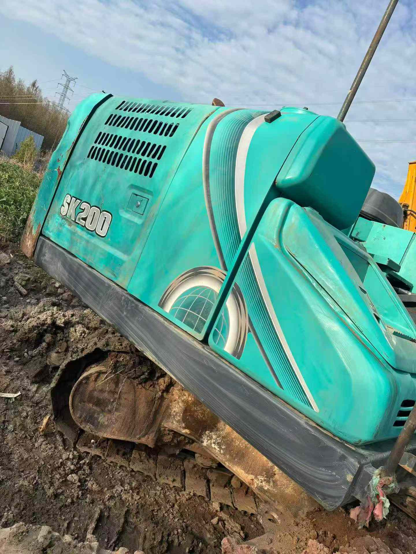 Buy Kobelco SK200-10 Used Excavator / 8 Buy Kobelco SK200-10 Used Excavator / 8