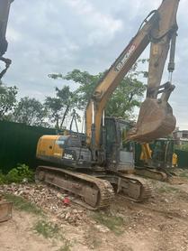 Buy XCMG XE135B Used Excavator / 2 Buy XCMG XE135B Used Excavator / 2