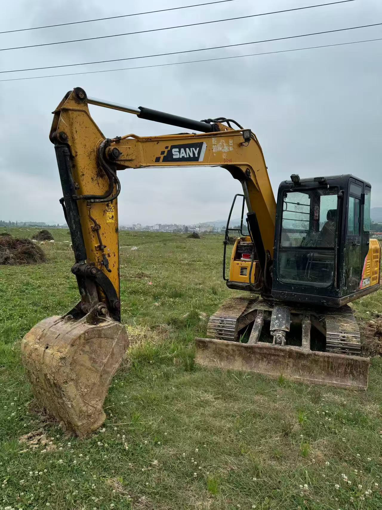 Buy Sany SY70C Used Excavator / 3
