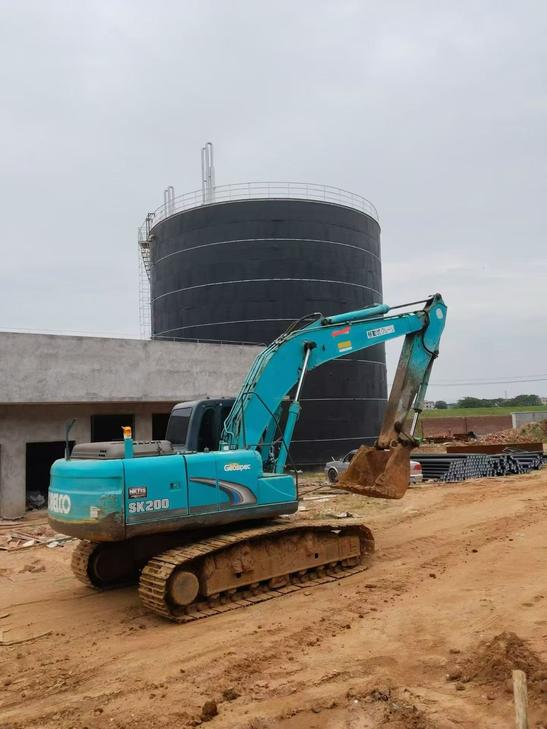 Buy Kobelco SK200-2 Used Excavator / 1