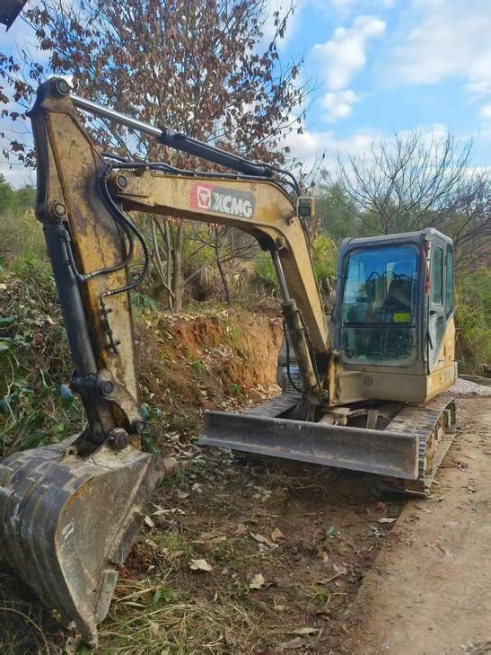 Buy XCMG XE60 Used Excavator / 1