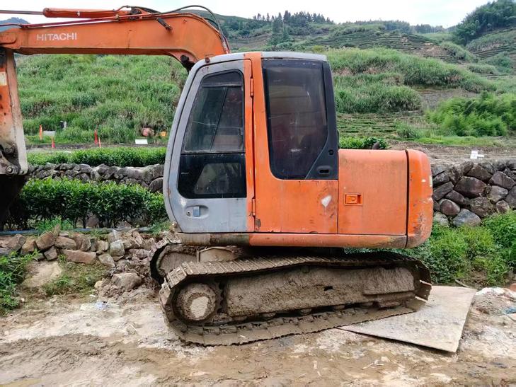 Buy Hitachi EX70 Used Excavator / 1