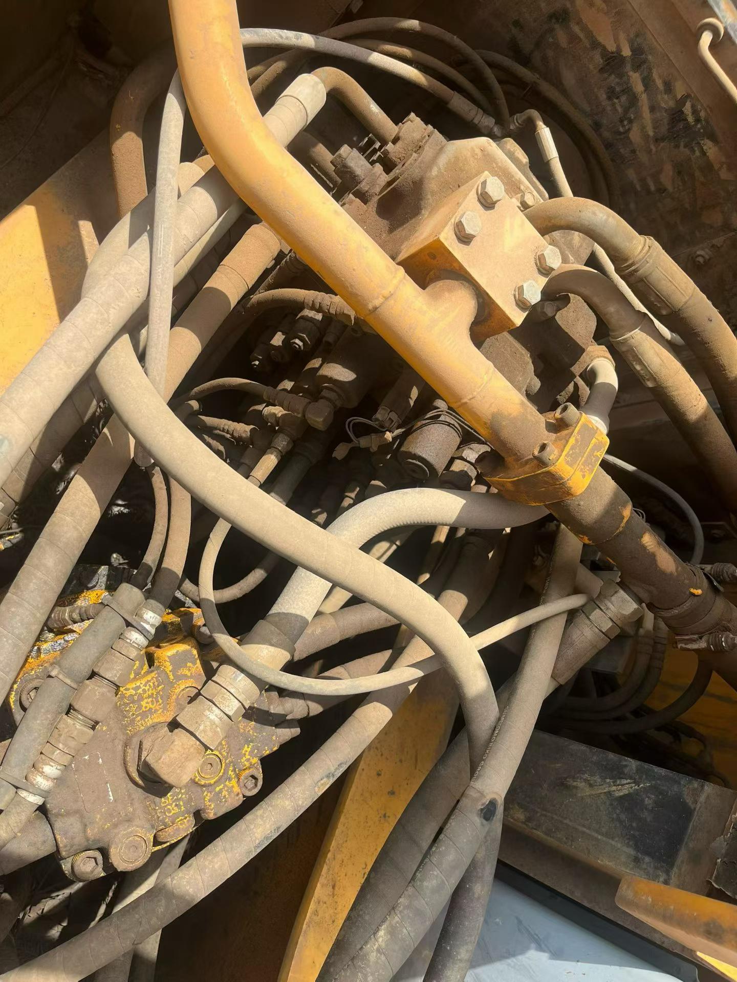Buy Kato HD820R Used Excavator / 5