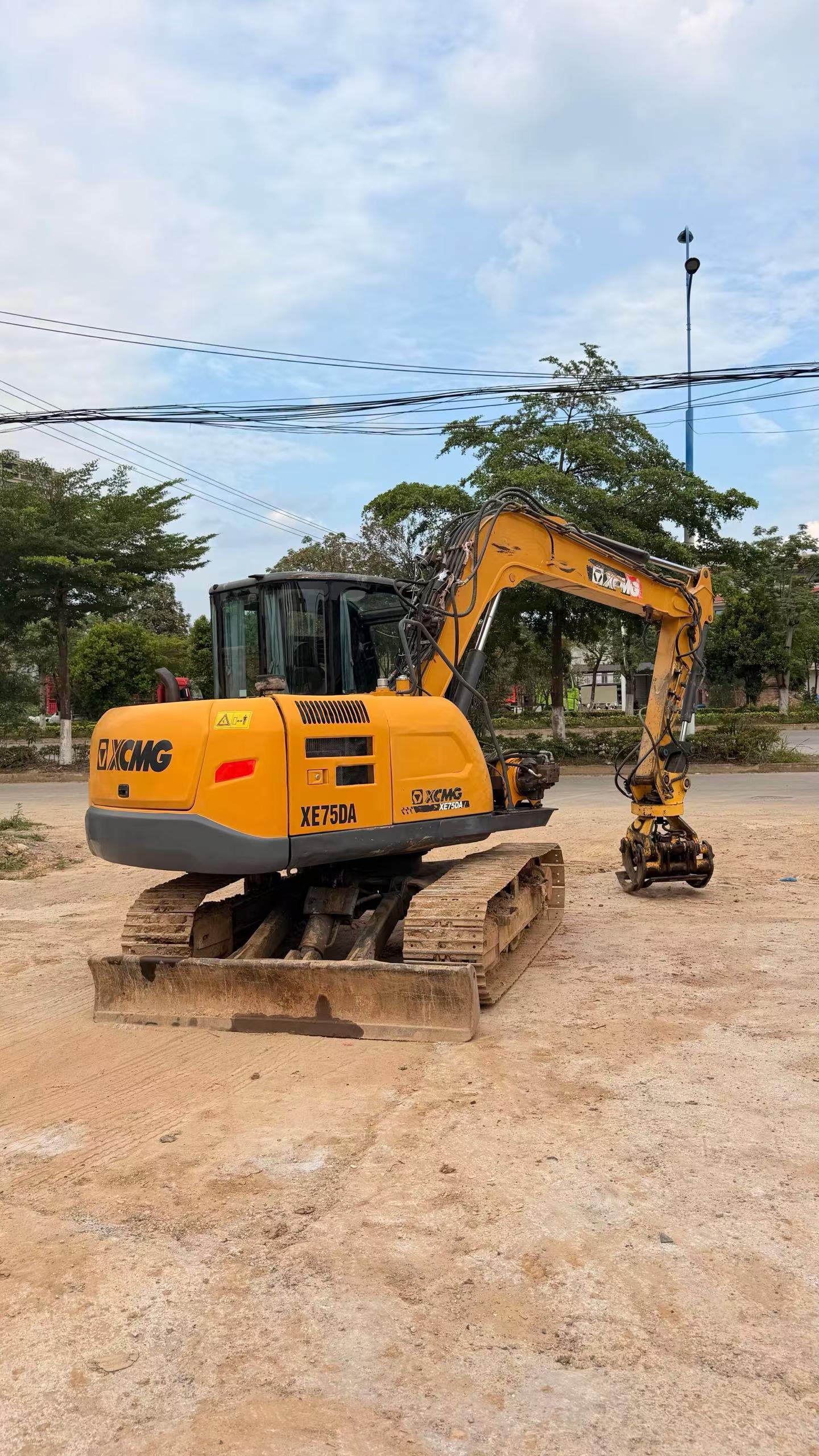 Buy XCMG XE75C Used Excavator / 3 Buy XCMG XE75C Used Excavator / 3