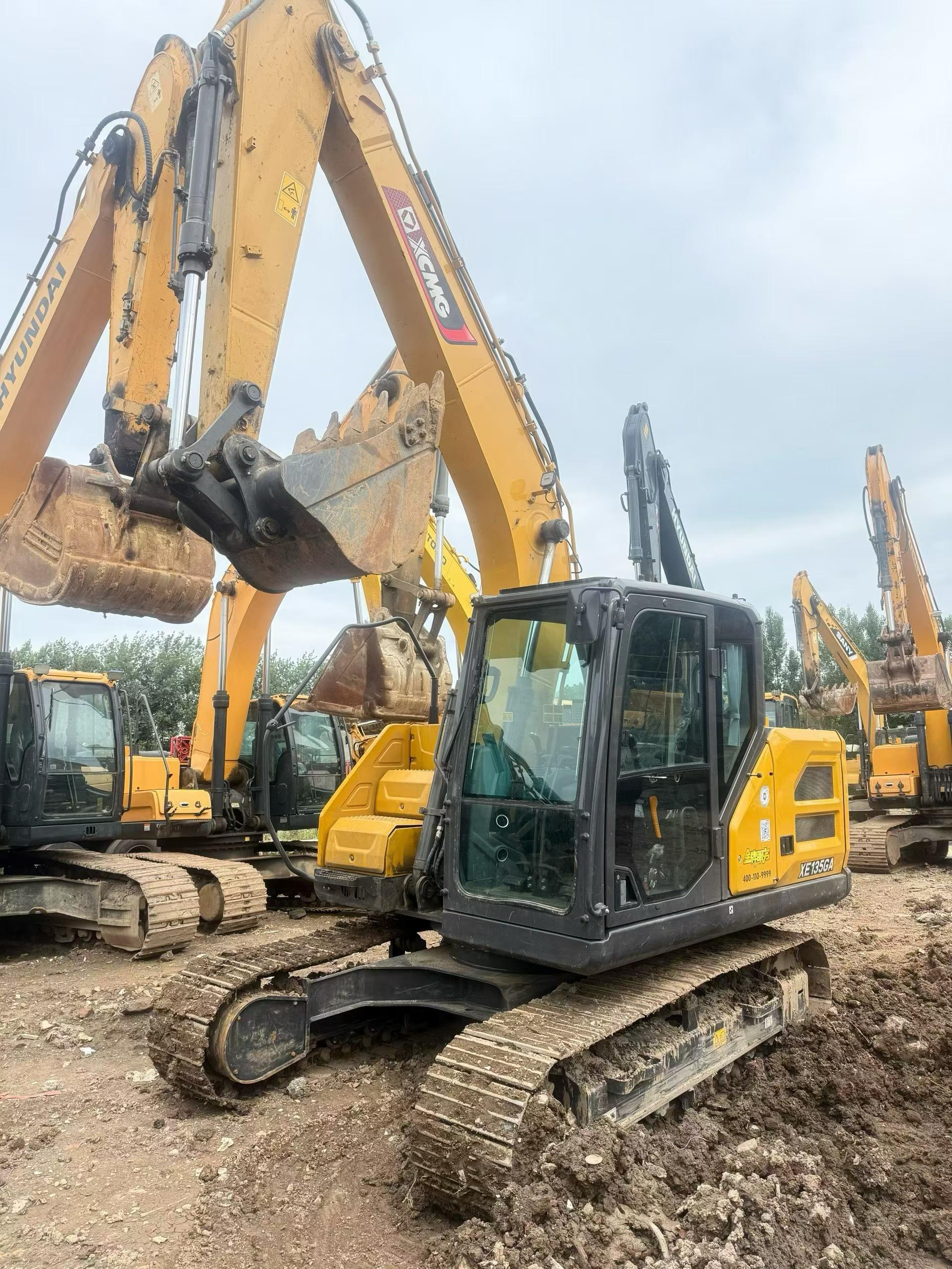 Buy XCMG XE135B Used Excavator / 3 Buy XCMG XE135B Used Excavator / 3