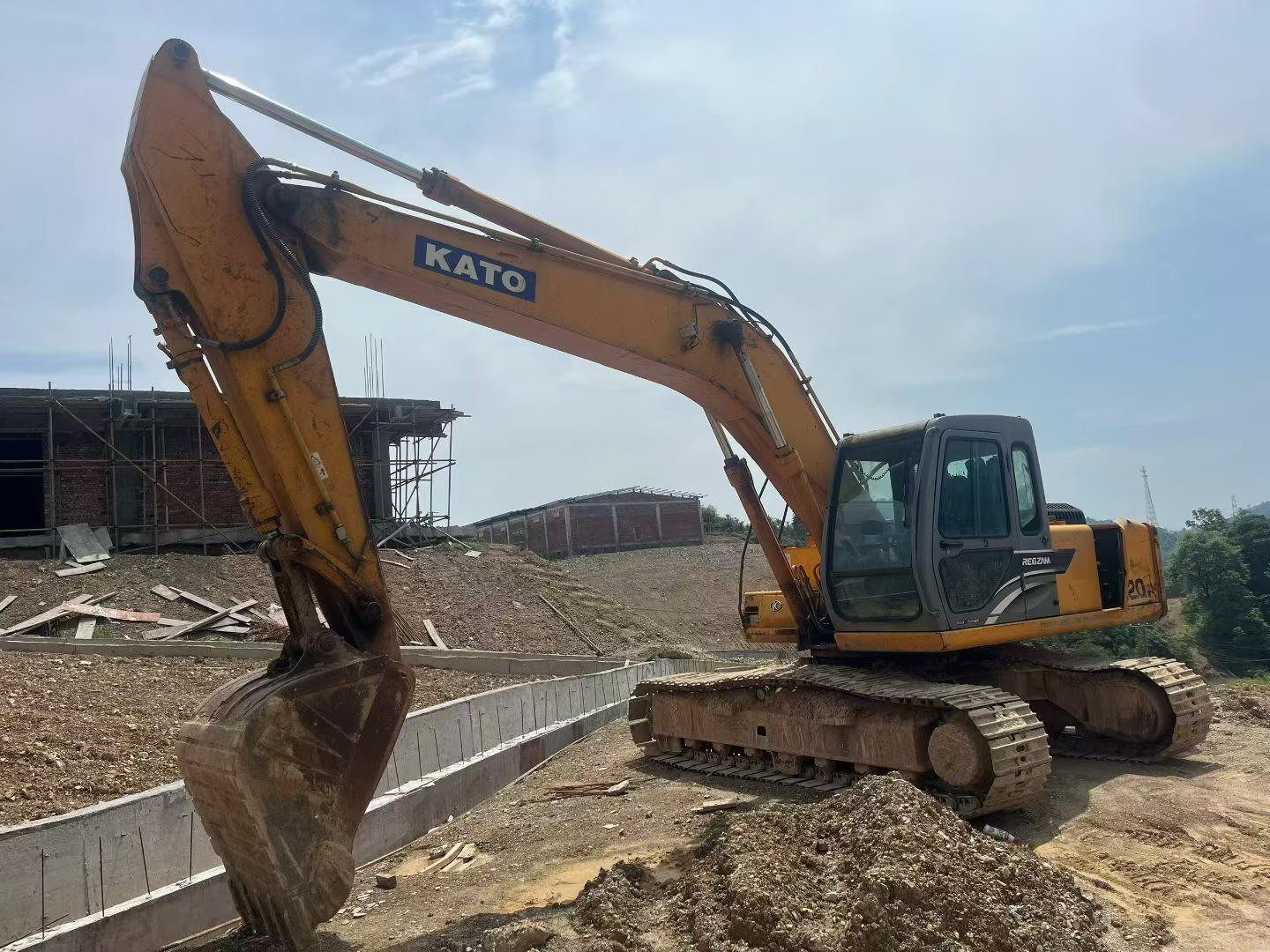 Buy Kato HD820R Used Excavator / 4