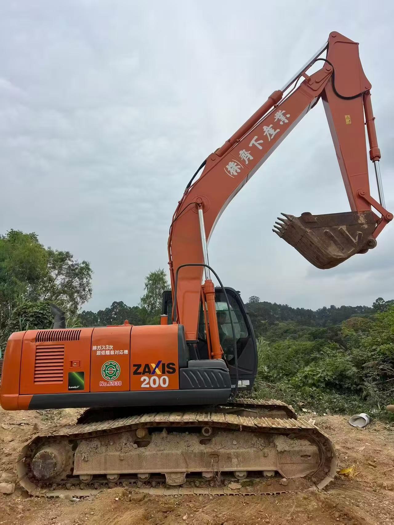 Buy Hitachi EX200 Used Excavator / 2
