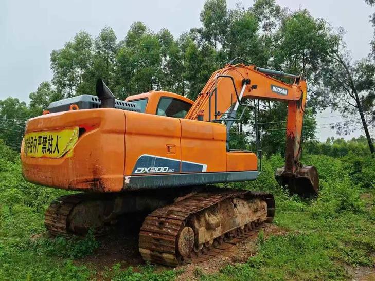 Buy Doosan DH200-3 Used Excavator / 1