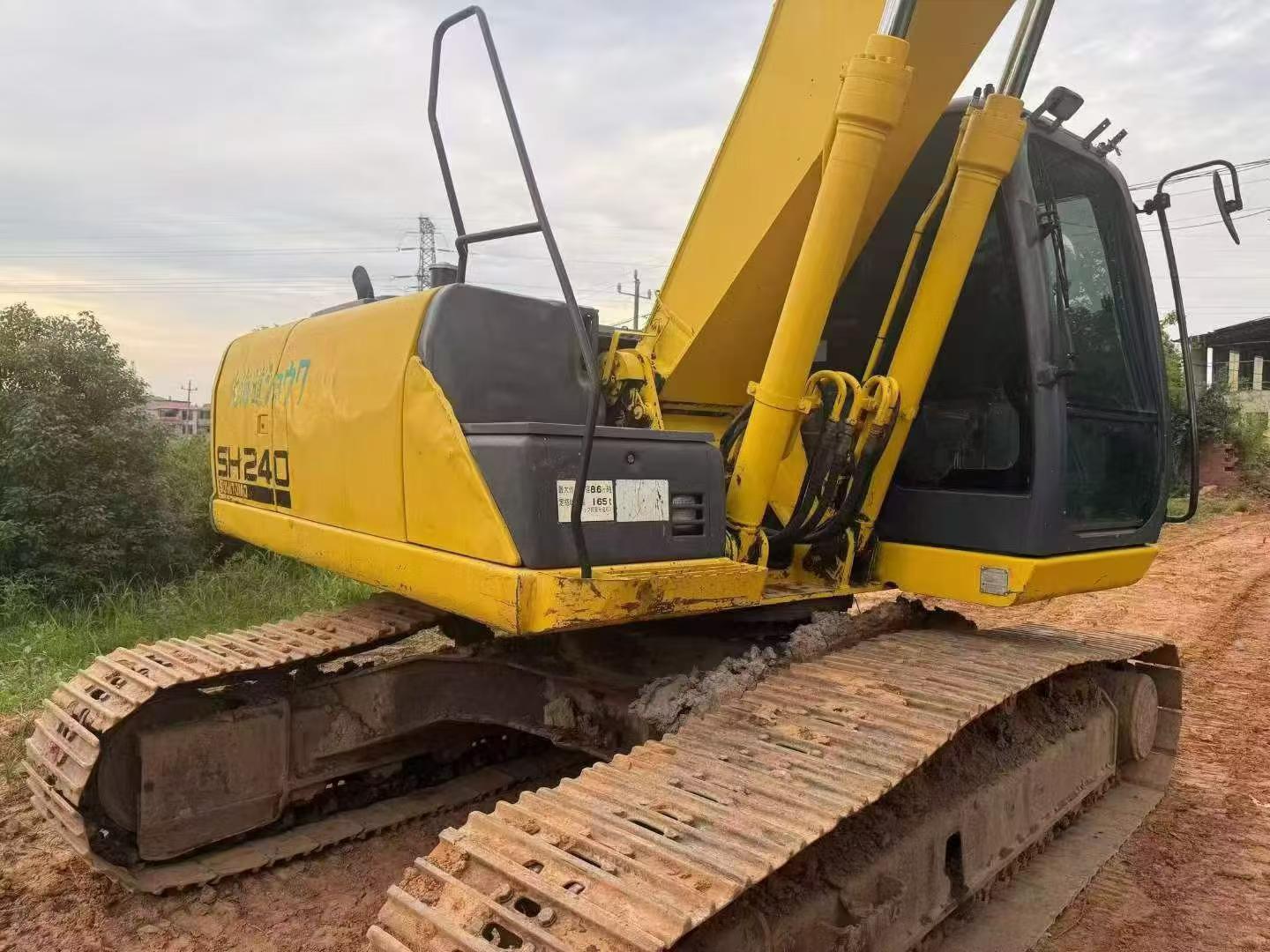 Buy Sumitomo SH200A5 Used Excavator / 2