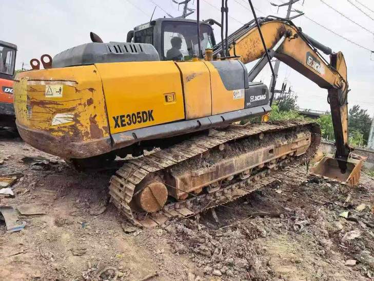 Buy XCMG XE245D Used Excavator / 1