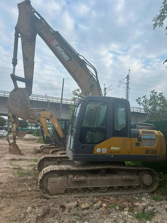 Buy XCMG XE135B Used Excavator / 1