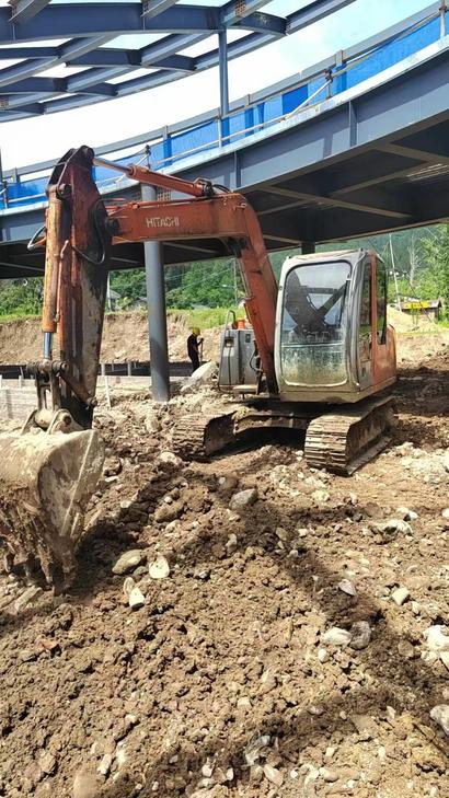 Buy Hitachi EX70 Used Excavator / 1