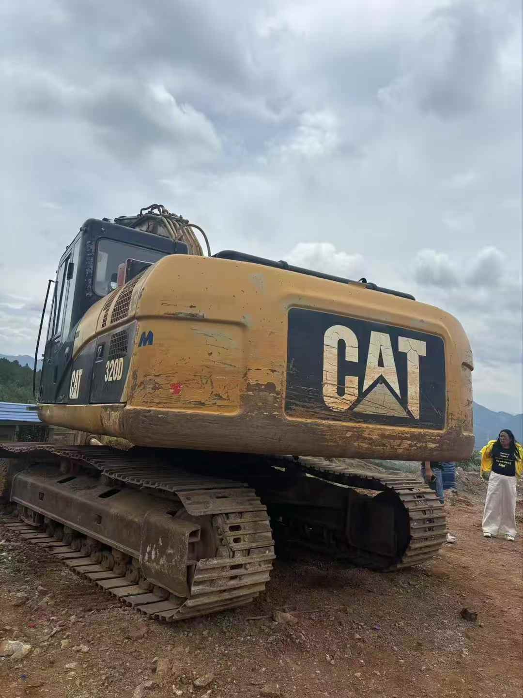 Buy Caterpillar 320D Used Excavator / 2