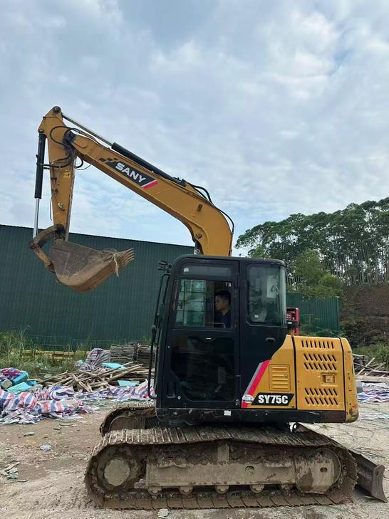 Buy Sany SY75 Used Excavator / 1