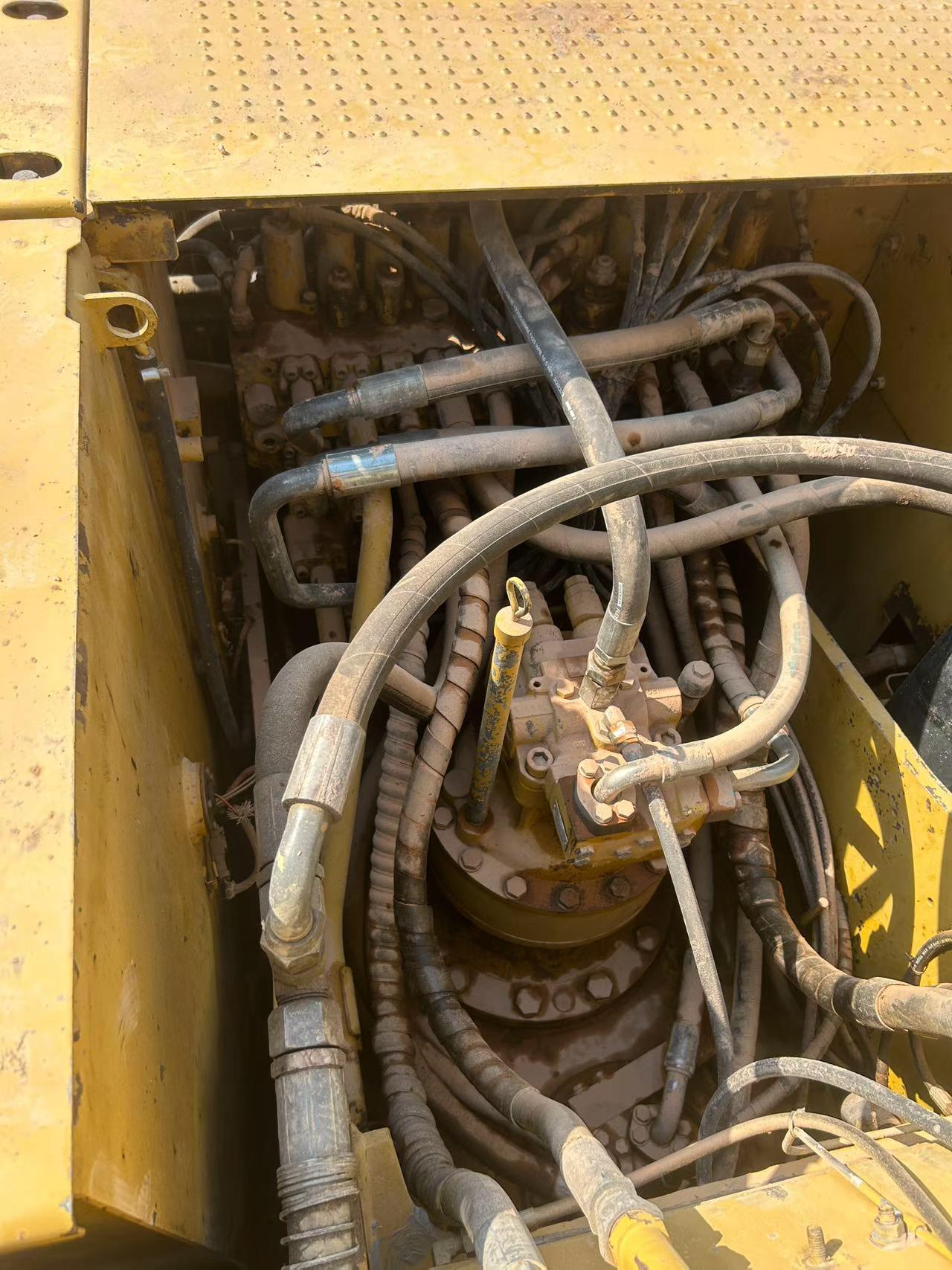 Buy Caterpillar 320D Used Excavator / 4