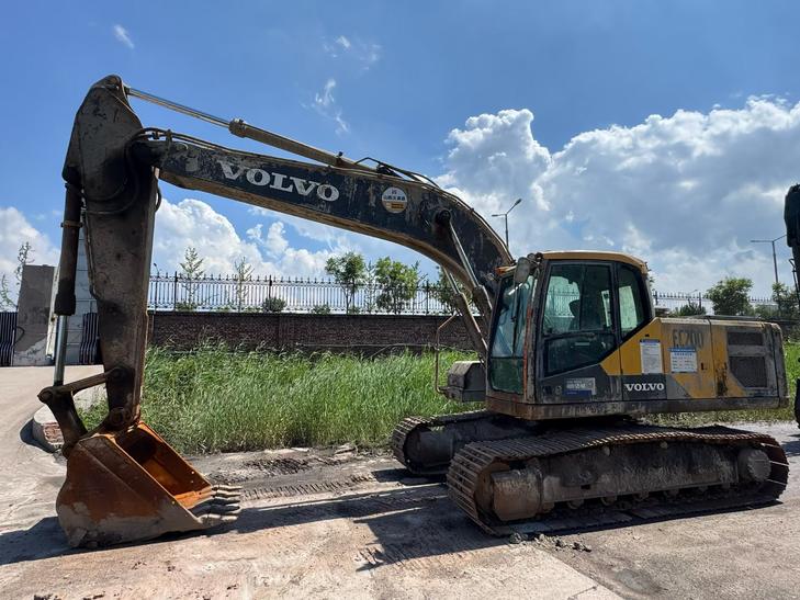 Buy Volvo EC200B-Prime Used Excavator / 1