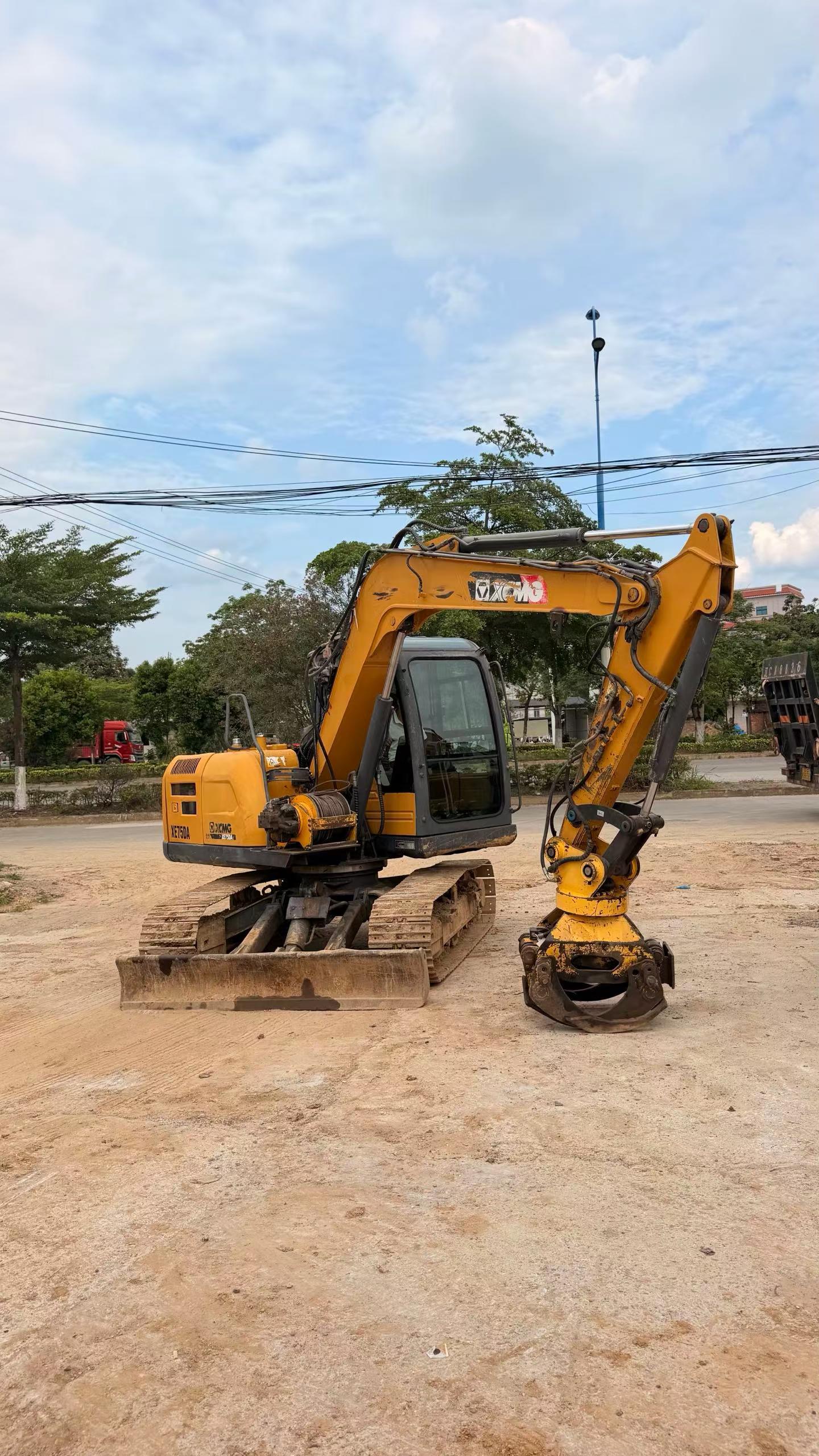 Buy XCMG XE75C Used Excavator / 4 Buy XCMG XE75C Used Excavator / 4