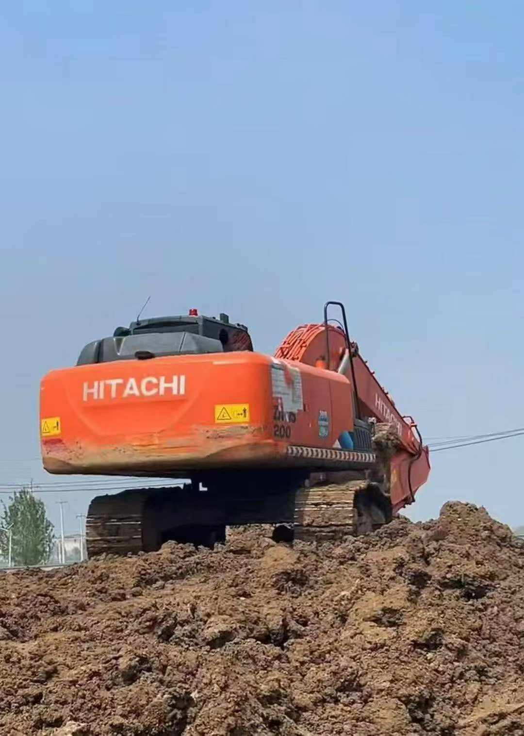 Buy Hitachi ZH200-5A Used Excavator / 2 Buy Hitachi ZH200-5A Used Excavator / 2