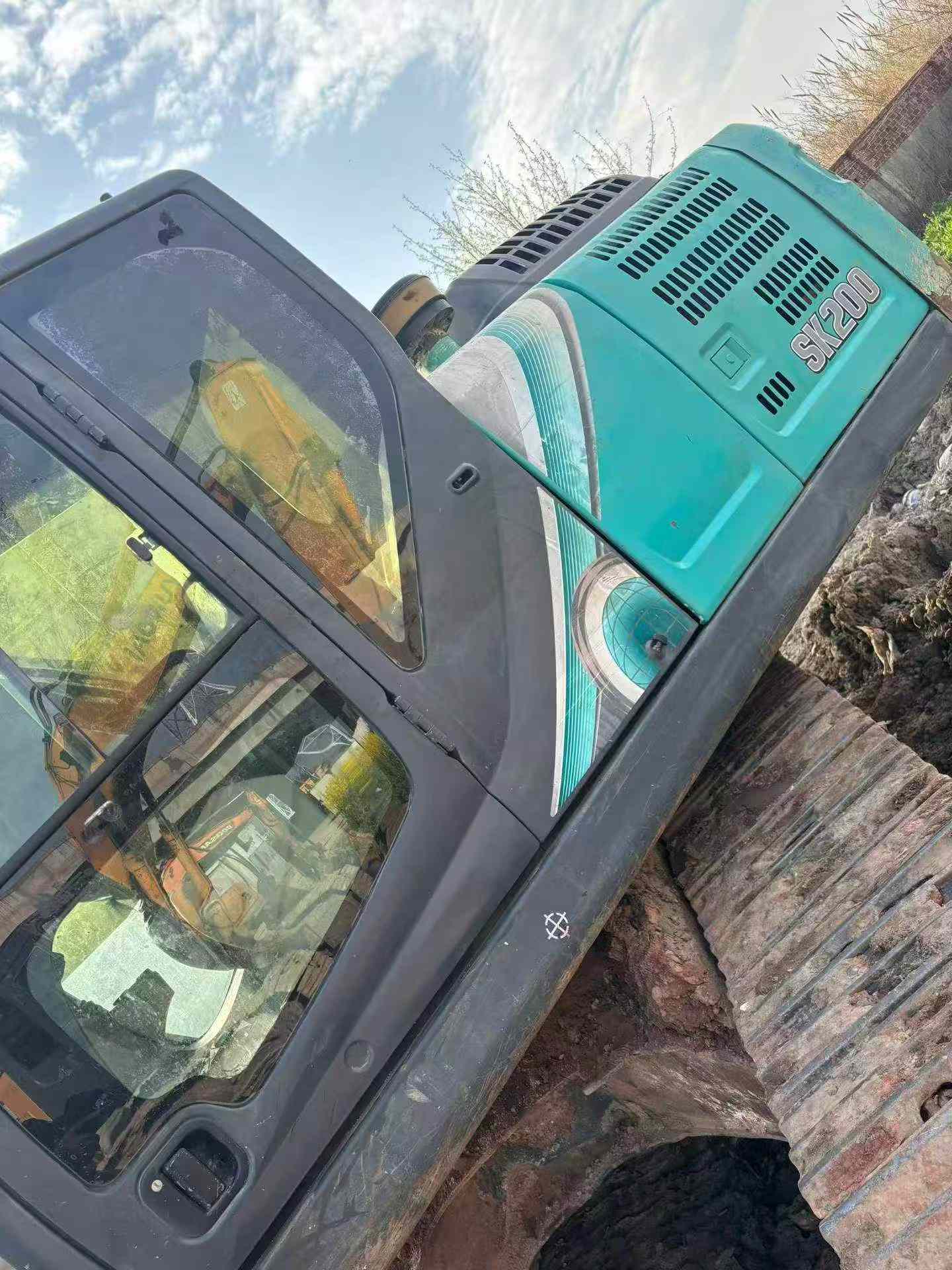 Buy Kobelco SK200-10 Used Excavator / 9 Buy Kobelco SK200-10 Used Excavator / 9