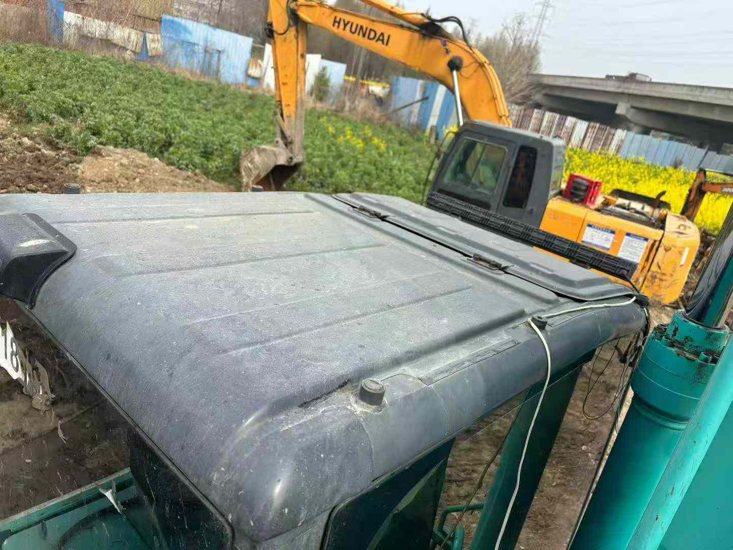 Buy Kobelco SK200-10 Used Excavator / 7 Buy Kobelco SK200-10 Used Excavator / 7