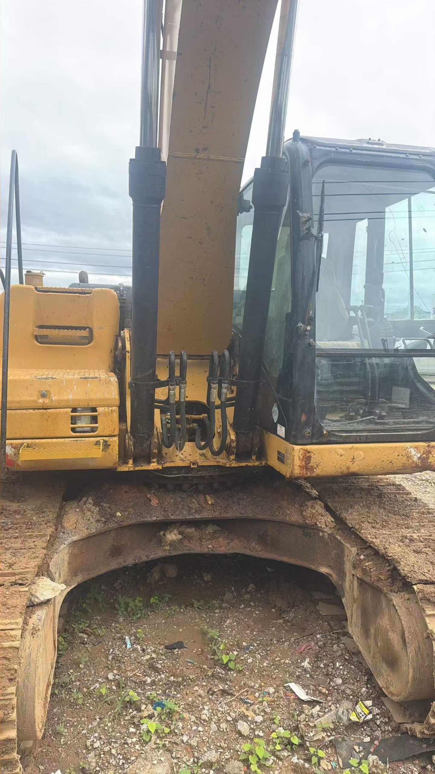 Buy Caterpillar 320D Used Excavator / 5 Buy Caterpillar 320D Used Excavator / 5