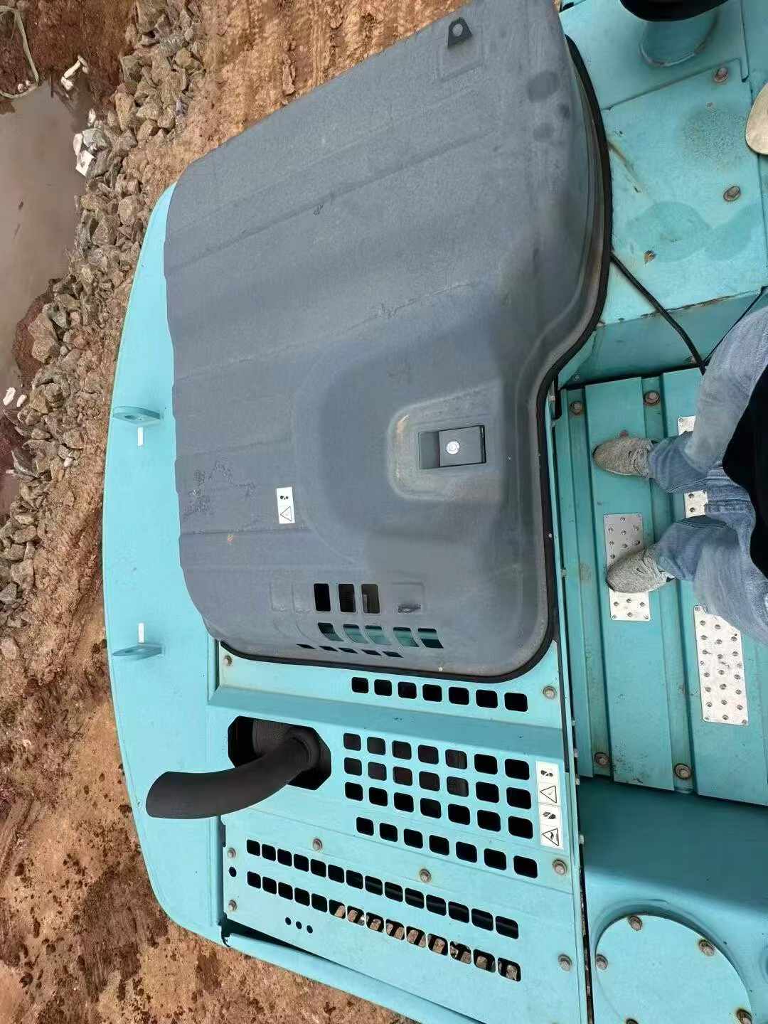 Buy Kobelco SK200-10 Used Excavator / 4