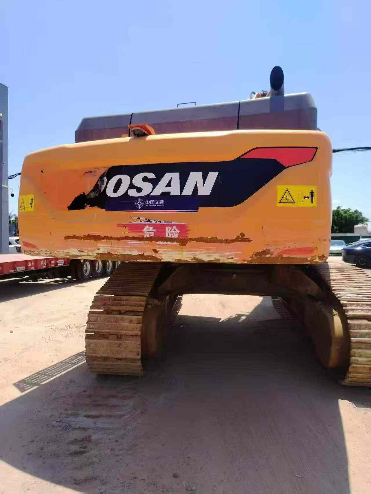 Buy Doosan DX520LC Used Excavator / 1