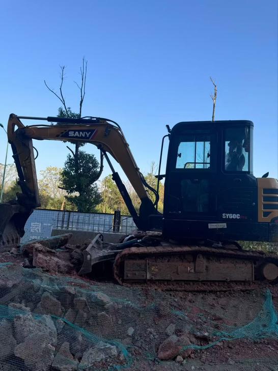 Buy Sany SY60 Used Excavator / 1