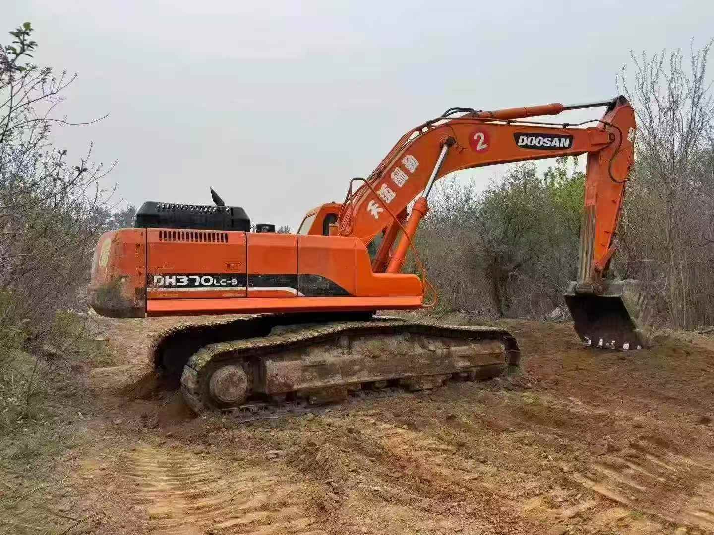 Buy Doosan DH370LC-9 Used Excavator / 3