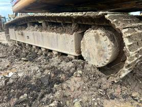 Buy Kato 820-3SP Used Excavator / 4 Buy Kato 820-3SP Used Excavator / 4