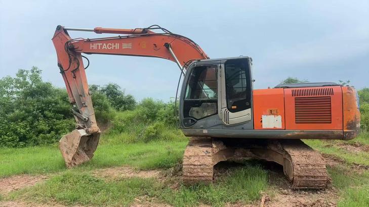 Buy Hitachi EX200-3 Used Excavator / 1