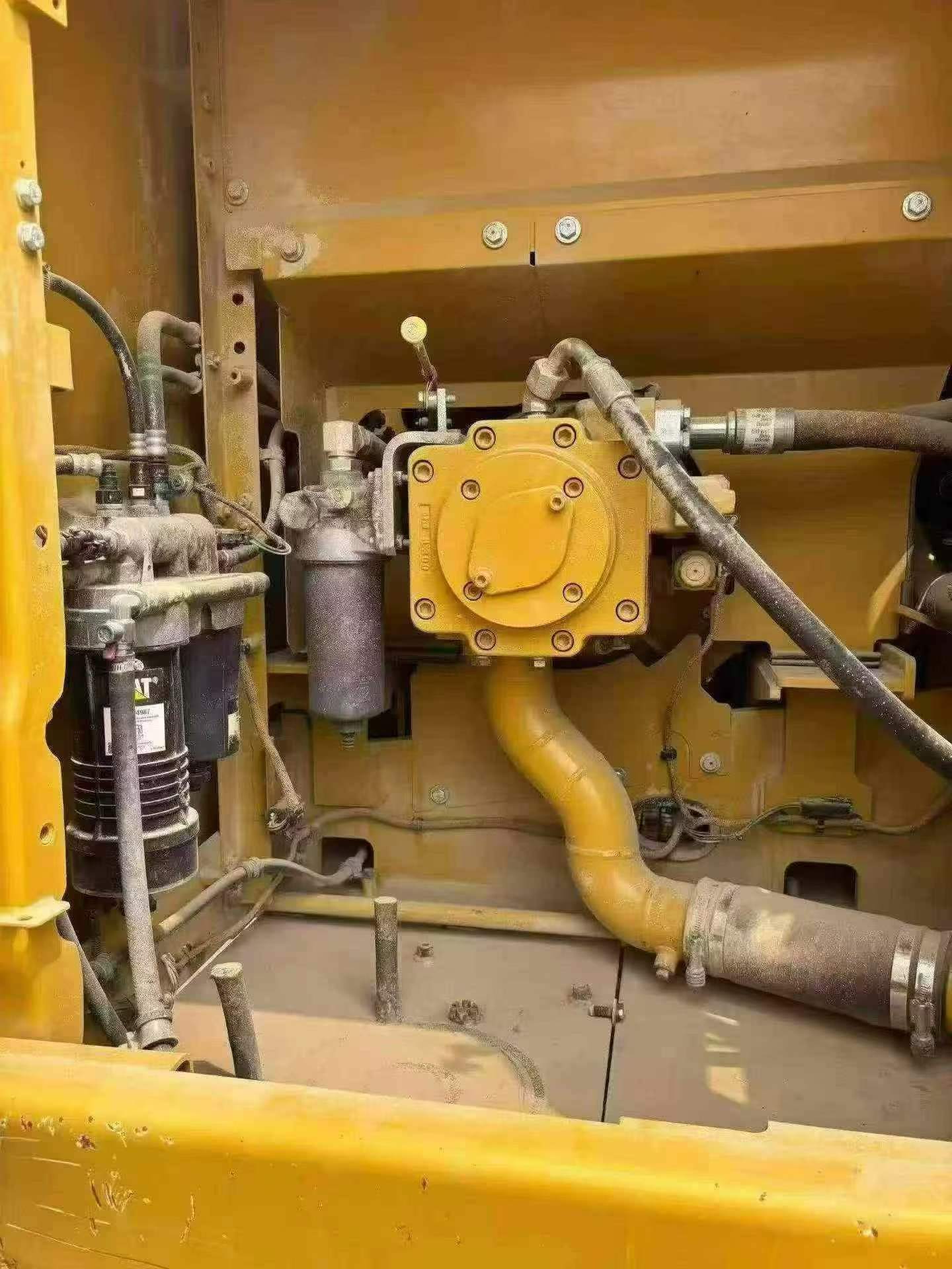 Buy Caterpillar 323 Used Excavator / 8