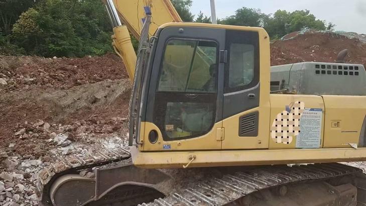 Buy Komatsu PC460LC-8 Used Excavator / 1